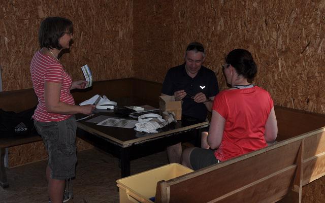 Andrea, Nadine, Max bei der Arbeit